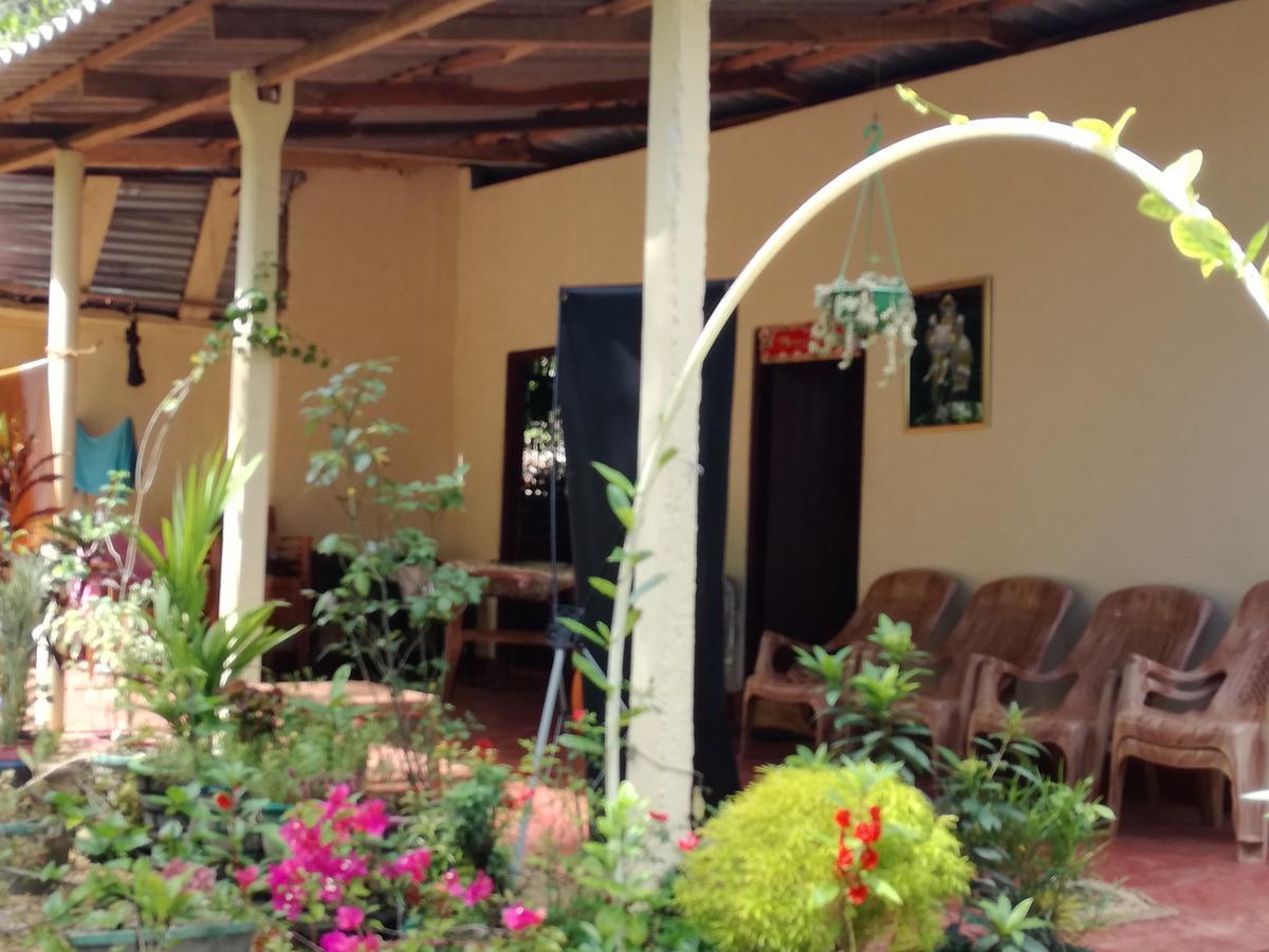 Pinthu Home Stay Sigiriya Buitenkant foto